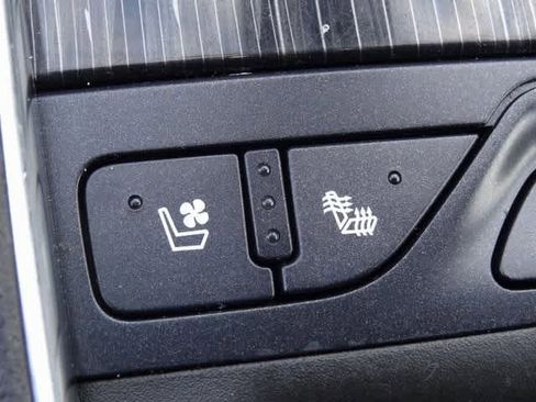 Used 2016 Chevrolet Impala LTZ image 21