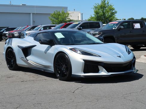 Used 2023 Chevrolet Corvette Z06 w/ Battery Protection Package RWD image 2