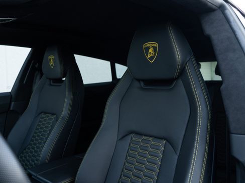 Used 2021 Lamborghini Urus image 29