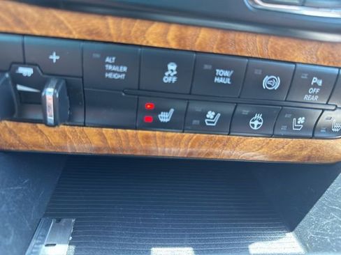 Used 2018 RAM 2500 Longhorn AWD/4WD image 11