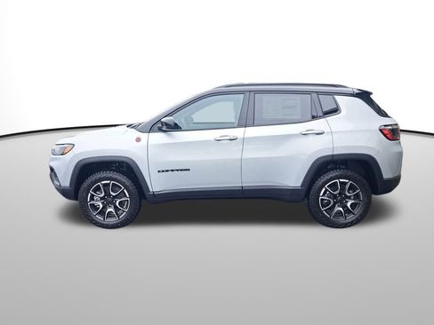 New 2026 Jeep Compass Trailhawk image 2