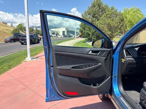 Used 2018 Hyundai Tucson Limited w/ Cargo Package AWD/4WD image 9