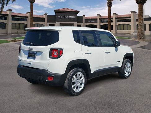 Used 2023 Jeep Renegade Latitude image 8