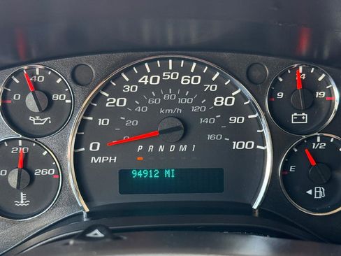 Used 2013 Chevrolet Express 2500 RWD image 24