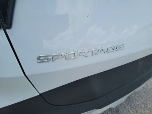 Used 2024 Kia Sportage EX FWD image 9