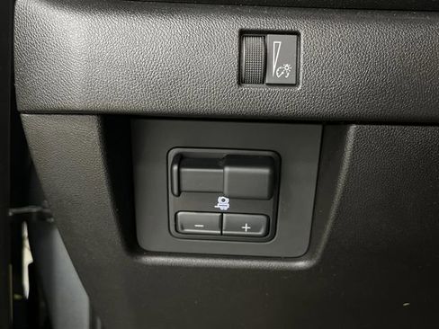 Certified 2023 Chevrolet Colorado Trail Boss w/ Technology Package image 26