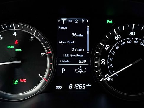 Used 2018 Lexus LX 570 4WD w/ Luxury Package image 40