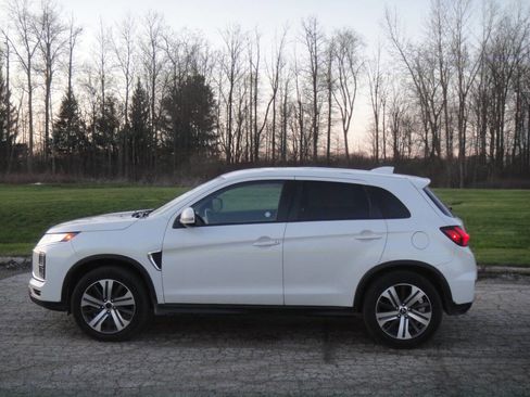 Used 2021 Mitsubishi Outlander Sport SE image 5