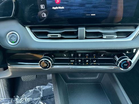 Used 2025 Chevrolet Equinox LT w/ Safety and Technology Package image 25