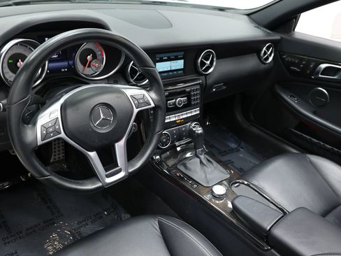 Used 2015 Mercedes-Benz SLK 250 image 2