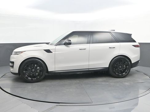 Used 2024 Land Rover Range Rover Sport SE AWD/4WD image 2