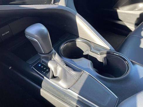 Used 2019 Toyota Camry SE image 25