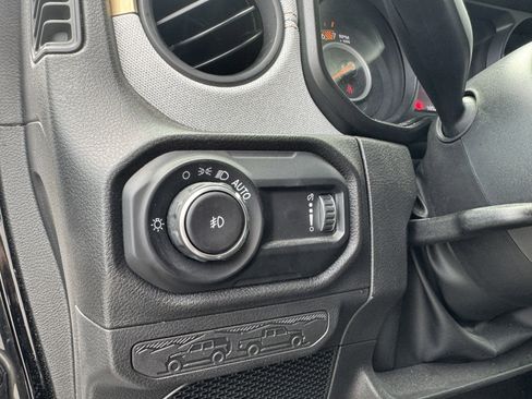 Used 2025 Jeep Wrangler Unlimited Sport AWD/4WD image 34