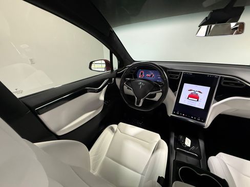 Used 2018 Tesla Model X 75D AWD/4WD image 29