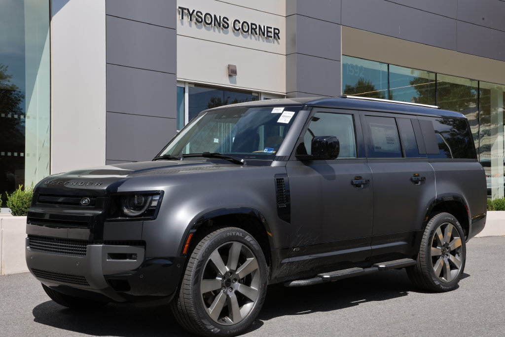 New 2026 Land Rover Defender 130 V8 AWD/4WD image 1