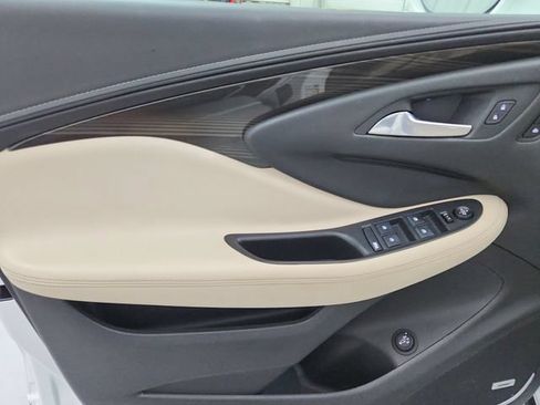 Used 2020 Buick Envision Premium AWD/4WD image 39