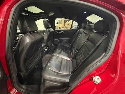 Used 2021 Alfa Romeo Giulia Ti Sport image 35