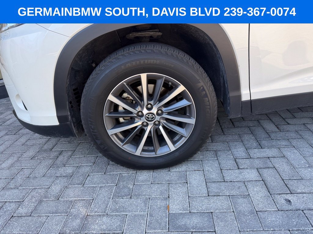 Used 2019 Toyota Highlander XLE FWD image 6
