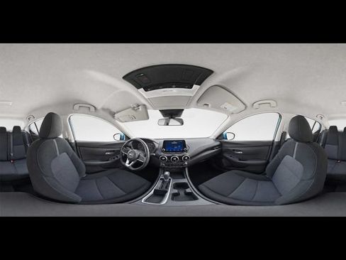 Used 2025 Nissan Sentra SV FWD image 17