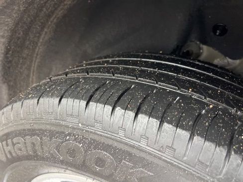 Certified 2024 Ford Explorer XLT w/ Equipment Group 202A image 27