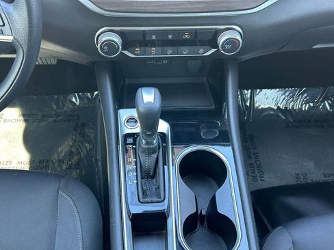 Used 2024 Nissan Altima 2.5 SV image 20