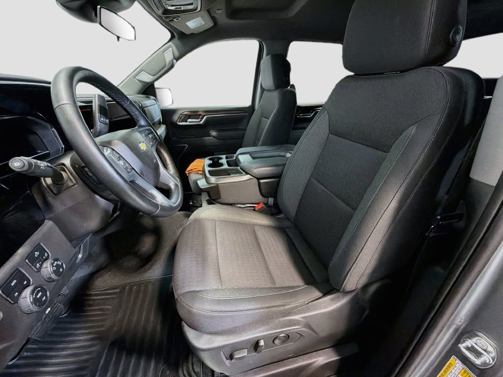Used 2023 Chevrolet Silverado 1500 LT AWD/4WD image 20
