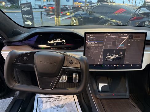 Used 2022 Tesla Model S image 25