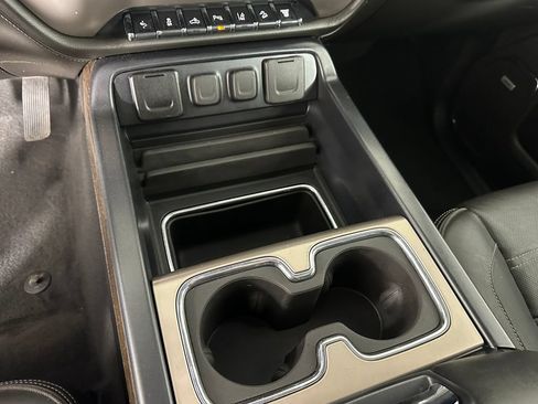 Used 2019 GMC Sierra 2500 Denali w/ Duramax Plus Package AWD/4WD image 19