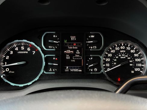 Used 2018 Toyota Tundra SR5 AWD/4WD image 37