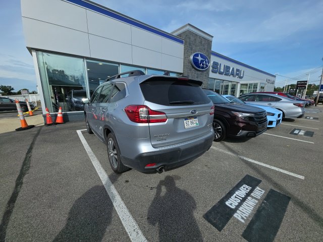 Used 2022 Subaru Ascent Limited w/ Technology Package AWD/4WD image 3