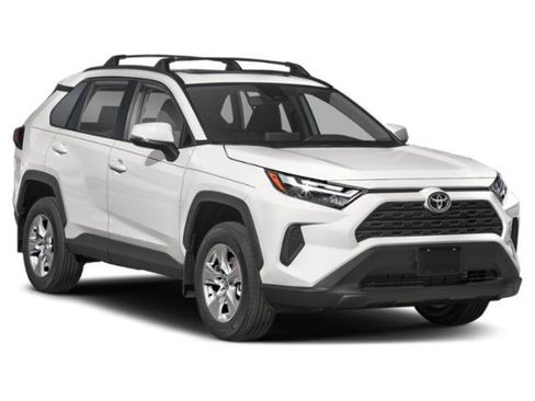 Used 2022 Toyota RAV4 XLE Premium FWD image 6