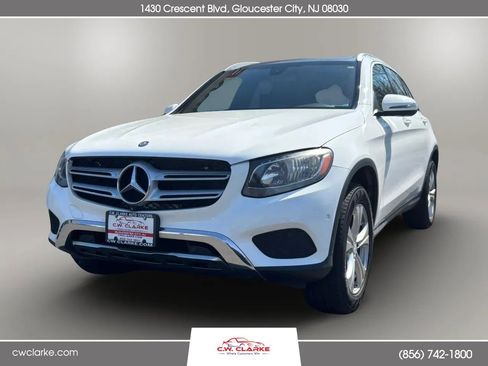 Used 2017 Mercedes-Benz GLC 300 4MATIC image 1