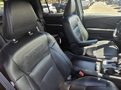 Used 2018 Honda Ridgeline Black Edition image 8