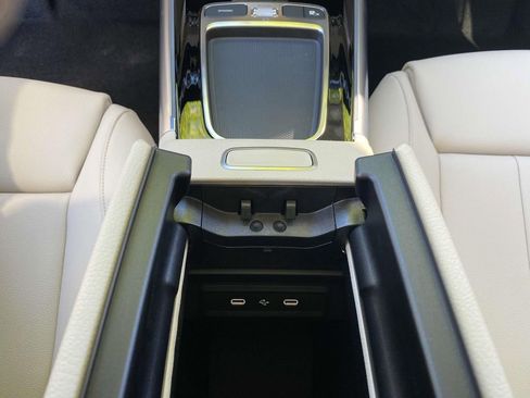Used 2025 Mercedes-Benz GLA 250 image 39