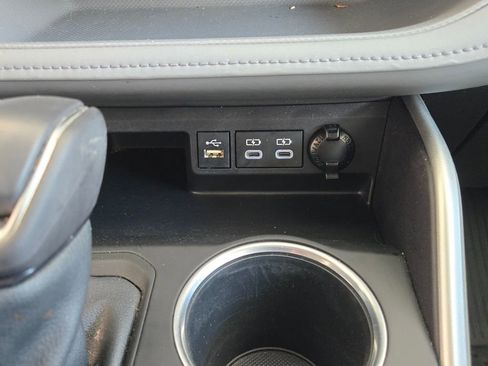 Used 2023 Toyota Highlander LE image 22