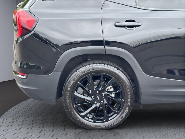Used 2023 GMC Terrain SLE w/ Driver Convenience Package AWD/4WD image 28