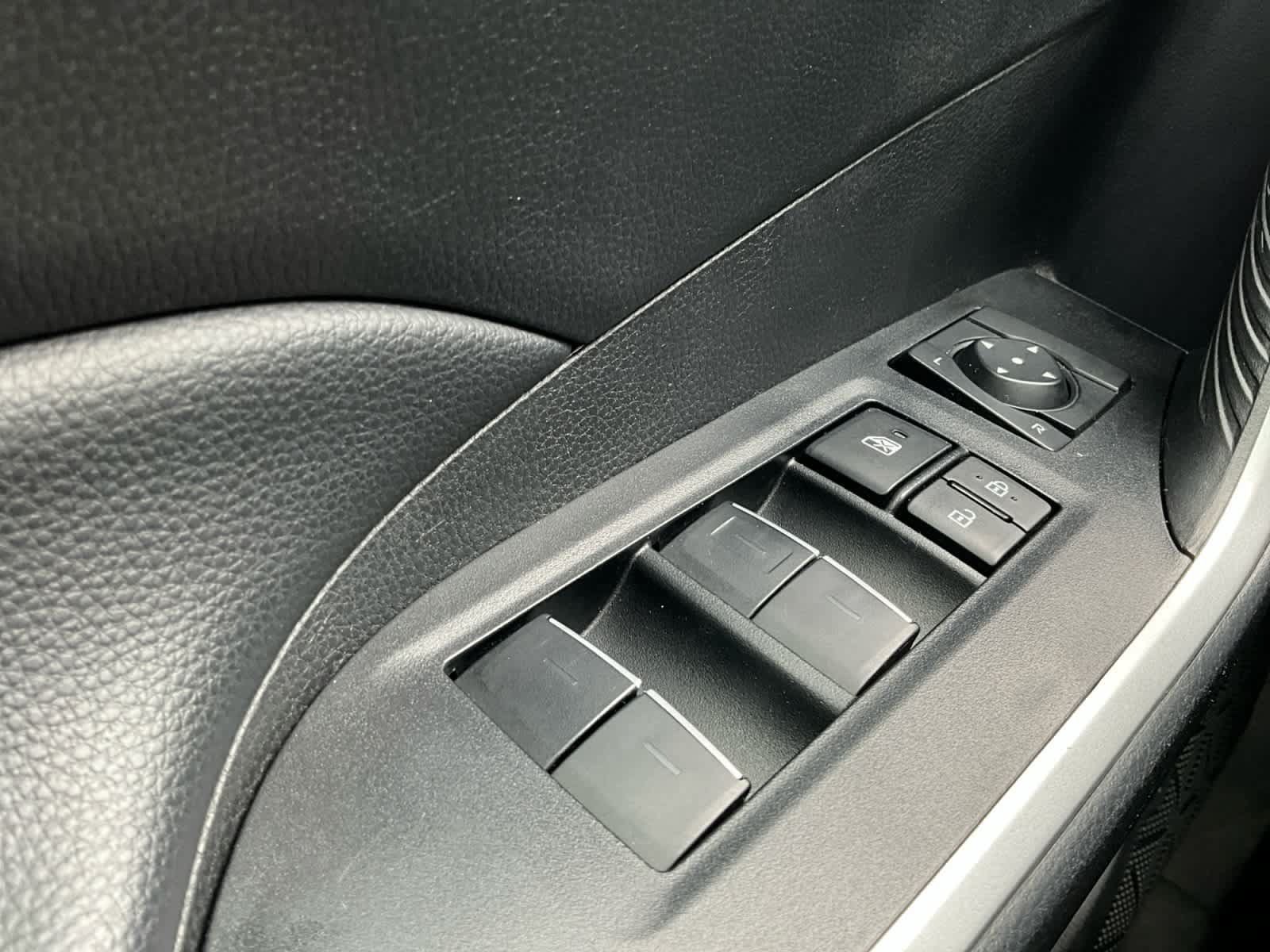 Used 2025 Toyota RAV4 XLE FWD image 19
