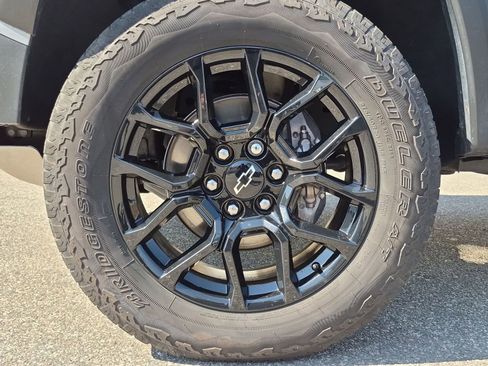 Used 2024 Chevrolet Colorado Trail Boss w/ LPO, Dark Essentials Package AWD/4WD image 12