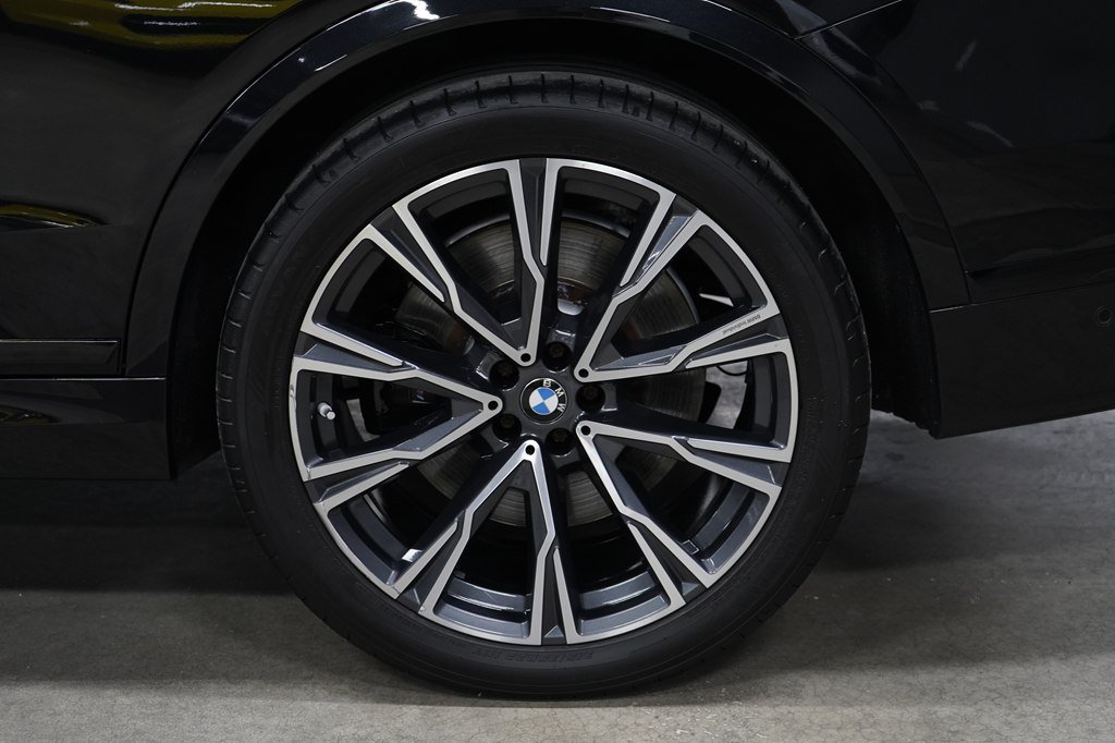 Used 2022 BMW X7 M50i w/ Executive Package AWD/4WD image 34
