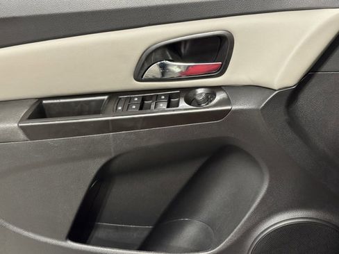 Used 2014 Chevrolet Cruze LS image 12