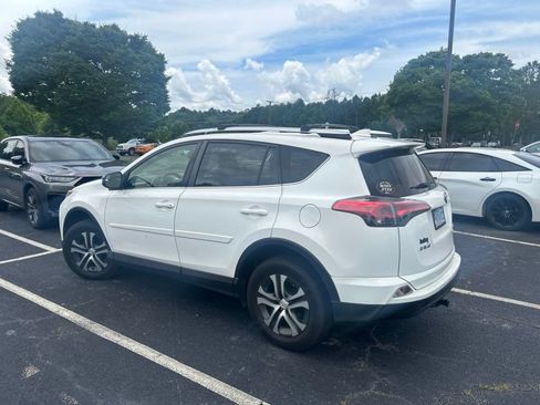 Used 2016 Toyota RAV4 LE AWD/4WD image 4