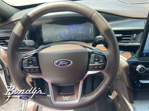 Used 2022 Ford Explorer King Ranch w/ Premium Technology Package AWD/4WD image 7