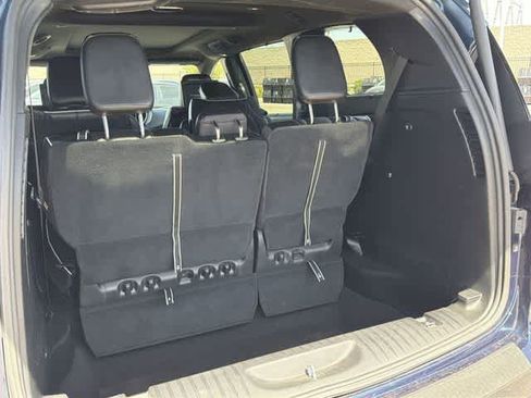 Used 2022 Chrysler Pacifica Limited w/ Uconnect Theater Family Group FWD image 28