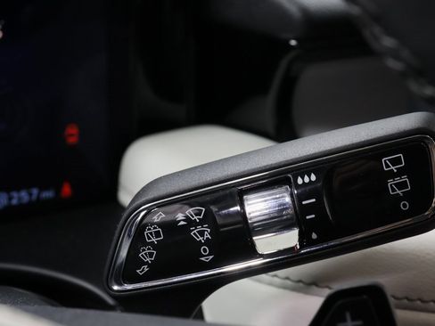 Used 2025 Lincoln Aviator Reserve w/ Equipment Group 201A image 17