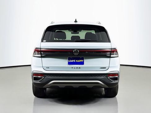 New 2026 Volkswagen Taos SE AWD/4WD image 6