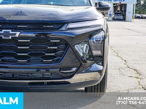 Used 2025 Chevrolet Trax ACTIV w/ Driver Confidence Package FWD image 19
