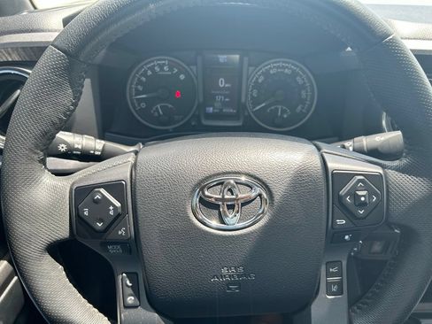 Used 2021 Toyota Tacoma TRD Pro AWD/4WD image 14