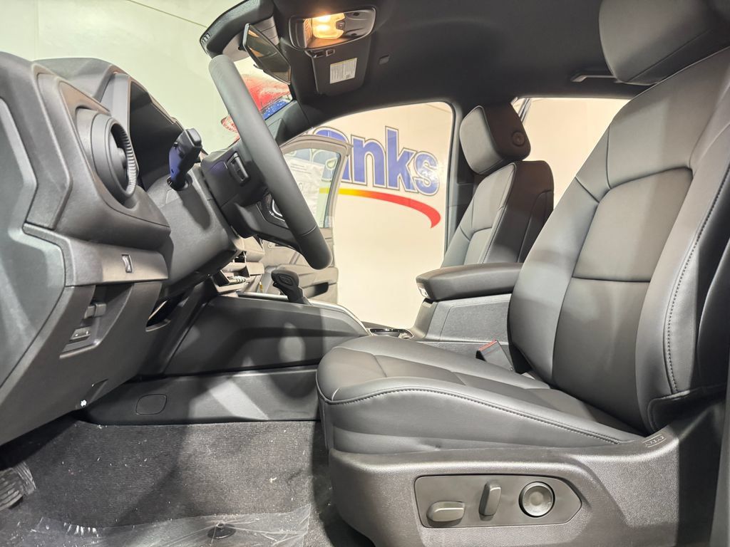 New 2026 Chevrolet Colorado Trail Boss AWD/4WD image 8