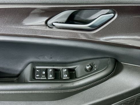 Used 2023 Jeep Grand Cherokee L Laredo RWD image 15