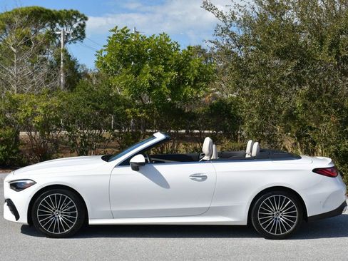 Used 2025 Mercedes-Benz CLE 300 4MATIC Cabriolet image 31
